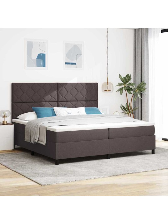 Kastītes atsperu gulta tumši brūna 200 x 200 cm audums