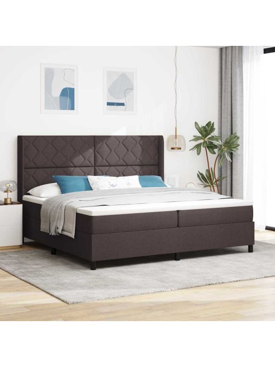 Kastītes atsperu gulta tumši brūna 200 x 200 cm audums