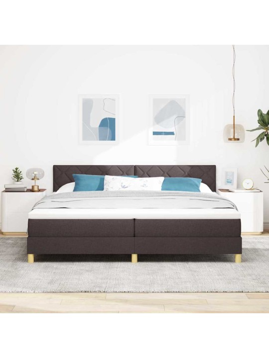 Kastītes atsperu gulta tumši brūna 200 x 200 cm audums