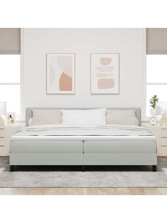 Kastītes atsperu gulta gaiši pelēka 200 x 200 cm samts